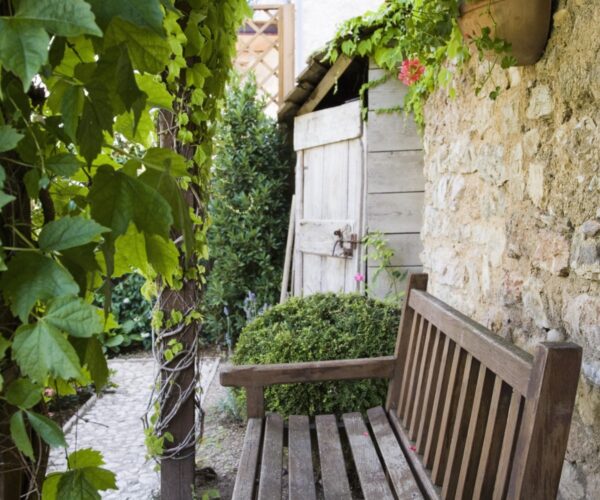 Bancs avec espace de rangement : les meubles coffre pour votre jardin